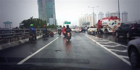 4 Pro Dan Kontra Wacana Sepeda Motor Masuk Tol