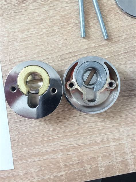 Разница между обычной и броненакладкой на дверной замок. | Plates, Home ...