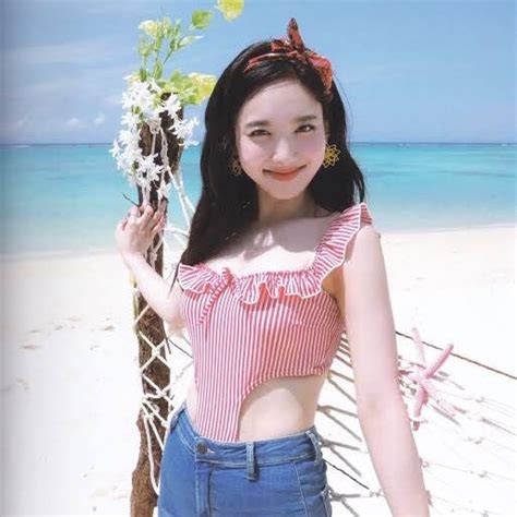 10 Hot Sexy Nayeon Bikini Pics