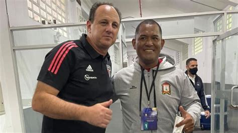 Johnny Vegas El Futbolista Peruano Que Consiguió Ser El Tercer Arquero