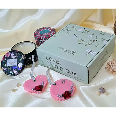 Buy/Send Relaxation Spa Gift Box Online- FNP