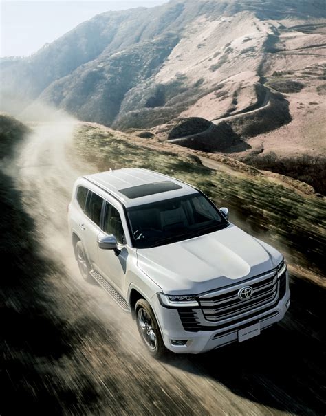 🔥 [30+] Land Cruiser 300 Wallpapers | WallpaperSafari