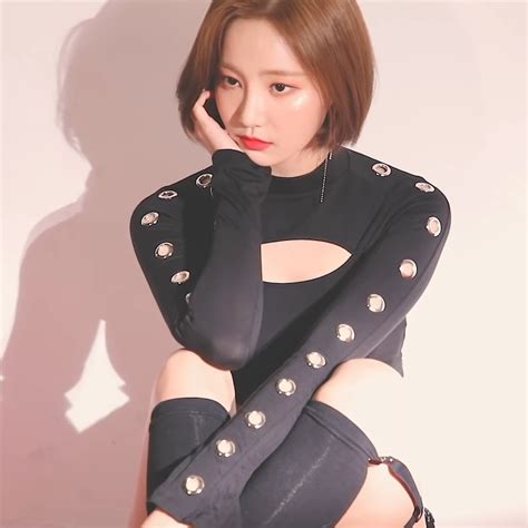 On Twitter Momoland I M So Hot Jacket Making Film Yeonwoo