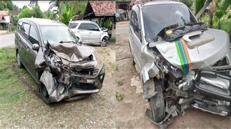 Sigra Adu Kambing Rush Kecelakaaan Jalinsum Muratara Desa Lesung Batu