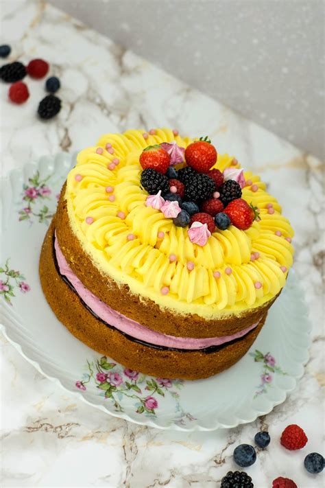 Zitronen Brombeer Naked Cake Marion S Kaffeeklatsch