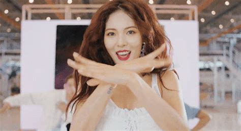 MV BABE 베베 el gran regreso de HyunA 현아 BA NA NA Noticias de K Pop en español