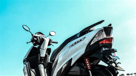 Tin xe hot 22 5 Giá xe Honda Air Blade giảm cực sâu hút khách Việt rẻ ngang ngửa Honda Vision