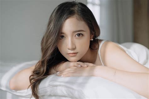 MC hot nhất Liên Quân Mobile Việt tung ảnh sexy khoe dáng nuột nà sau Tết nhưng sao lại đòi