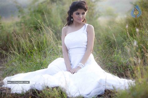 Gehana Vasisth Hot Gallery Photo Of