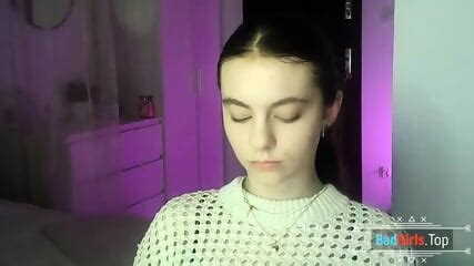 Petite Amateur Super Cute Teen Babe Solo Tease On Cam