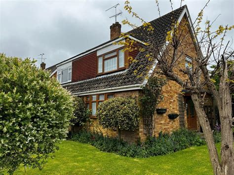 Staplehurst Kent 3 Bed Semi Detached House For Sale £345 000