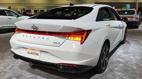 HYUNDAI ELANTRA 2023 FIRST LOOK Visual REVIEW Exterior Interior