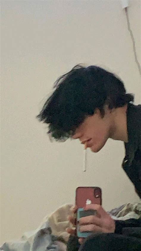 Pin by on 𝑔r𝕦几έ 𝓖Uүş Grunge guys Hot emo guys Aesthetic guys