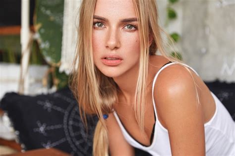 Página Imágenes de Naked Model Descarga gratuita en Freepik