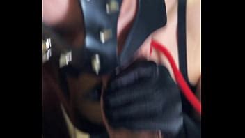 Une Salope En Talons Hauts En Laisse Fait Une Pipe Profonde Et Avale Mobile 4K XVIDEOS