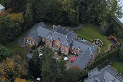 FIFA 2018: Wayne Rooney takes us inside his $26 million England home