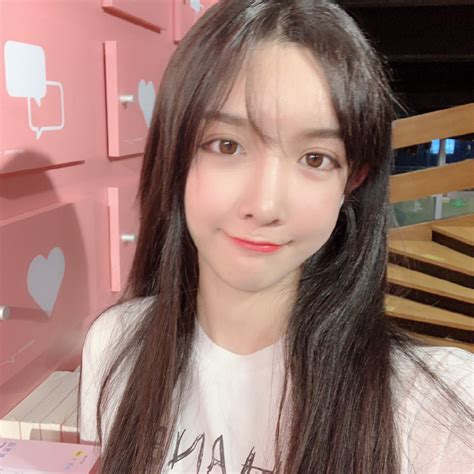 H Ng Lo T T N Tu I Hot Girl M Ng S Ng O Qu B B C M Nhan S C Th T