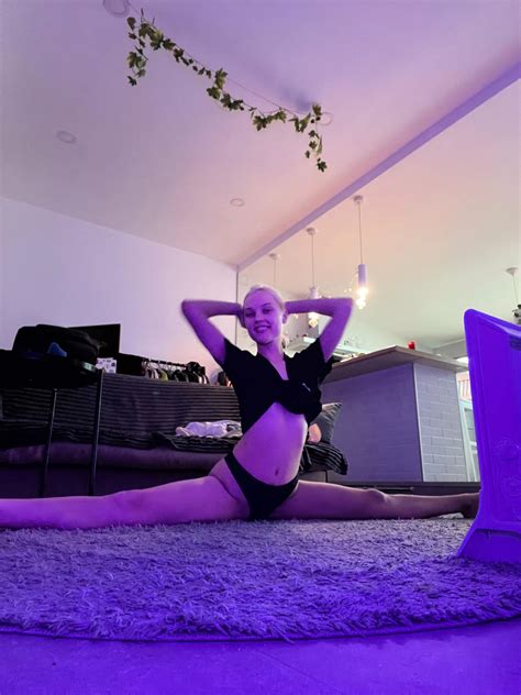 Split Time Nudes Nakedyoga Nude Pics Org