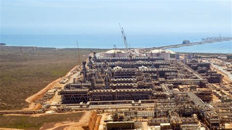 Cracks Found Mean Chevron May Cut Production At Giant Gorgon Lng Export