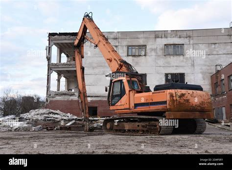 High Reach Excavator Machines For Demolition Of Tall Building Machine