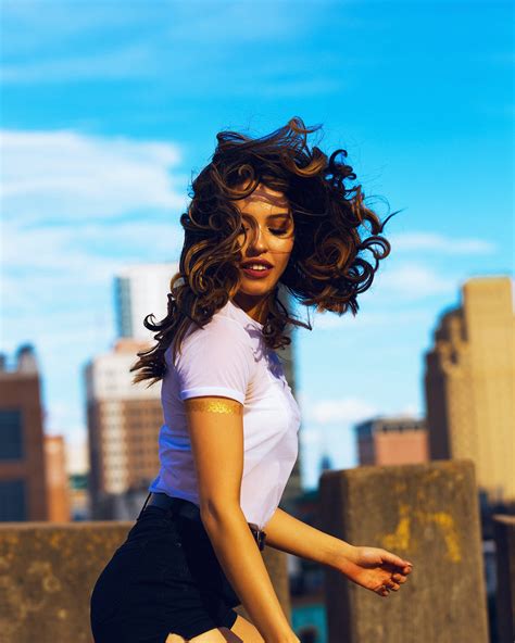These hairdos curly techniques prevent frizz in high humidity