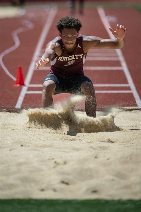 HIGH SCHOOL TRACK ROUNDUP: Algonquin sweeps up at District E D1 track