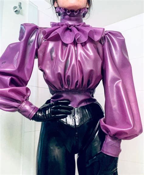 Pin Di Amar Amogomo Su Latex Clothing