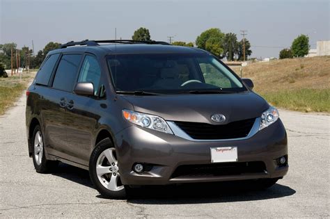 2006 Toyota Sienna Le 8 Passenger Passenger Minivan 33l V6 Auto