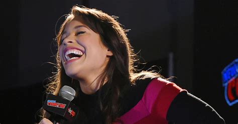 dani fernandez learn  comedian  hosting critics choice awards