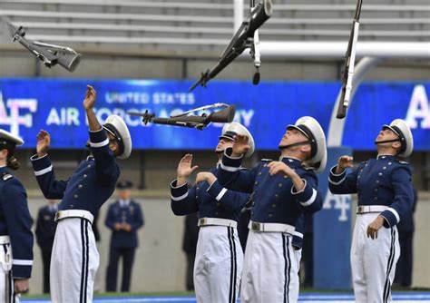 6254646_web1_AP23152702162880