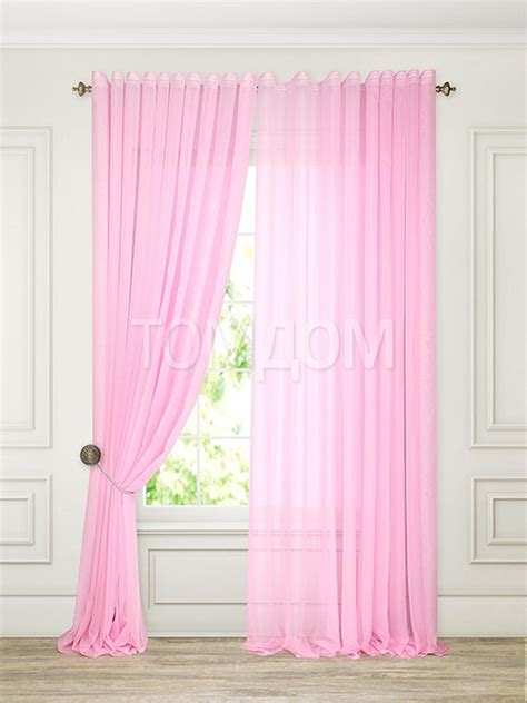 Шторы с розами в интерьере спальни - 97 фото