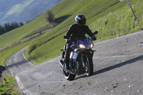 Naked And Famous Aprilia Tuono 1100 V4 Vs KTM Super Duke 1290 OnTheBackWheel