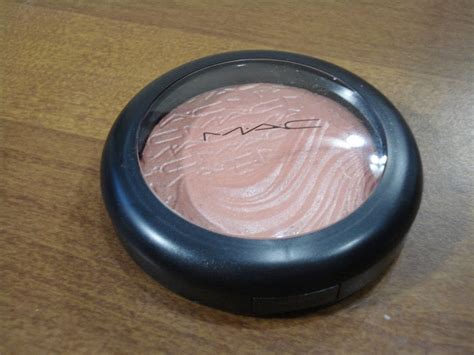Mac Magnetic Nude Extra Dimension Skin Finish In Fairly Precious She Puts Her Makeup On