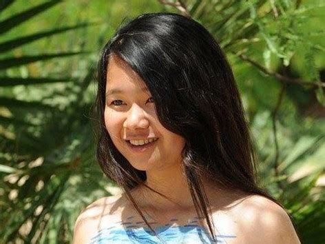 Xôn xao bức ảnh bán nude của Huyền Chip