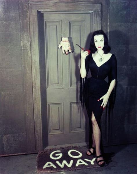 17 Best Images About Smokin Hot On Pinterest Rockabilly Rosalind Russell And Women Smoking