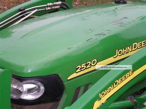 John Deere Tractor 2520 Compact Tractor Loader Mower