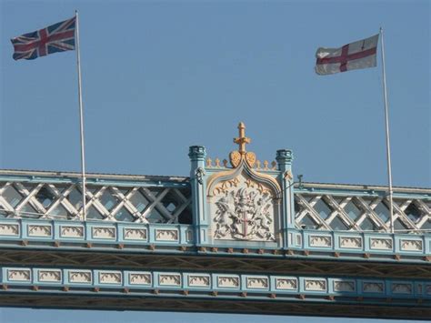 London: Tower Bridge – coat of arms and... © Chris Downer :: Geograph ...