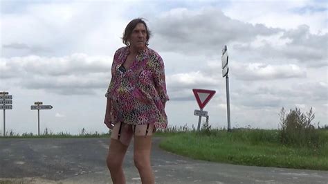 Transg Nero Travesti Anal God Consolador Lencer A Al Aire Libre A Xhamster