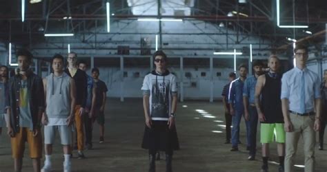 Em anúncio do Dia dos Pais C A mostra casal gay Guia Gay São Paulo