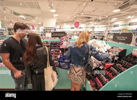 Store Normal In Paris Stock Photo Alamy