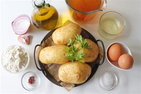 Patatas A La Importancia Deliciosa Y Casera Receta Tradicional