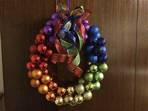 Everybody Loves Christmas Rainbow Ornament Wreath Lgbt Lesbian Gay Pride Decoration Christmas