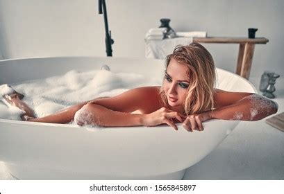 Sexy Naked Woman Posing White Bath Stock Photo 1565845897 Shutterstock