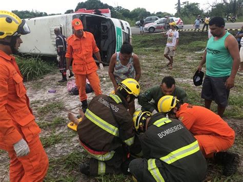 Micro Nibus Capota Na Barra De S O Miguel E Passageiros Ficam Feridos