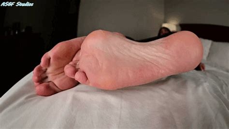 Lee Madison With A Quick Sole Tease Pt MP Amateur Soles Giantess And Footjobs Clips Sale