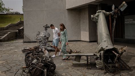 Ukraine Tells Story of War in Museum Show - The New York Times