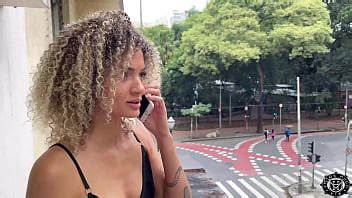 Se quedó soltera y fue a tener sexo con un amigo caliente XVIDEOS