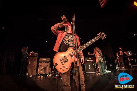 Nashville Pussy da una dosis de energía a su público en Barcelona Dirty Rock Magazine