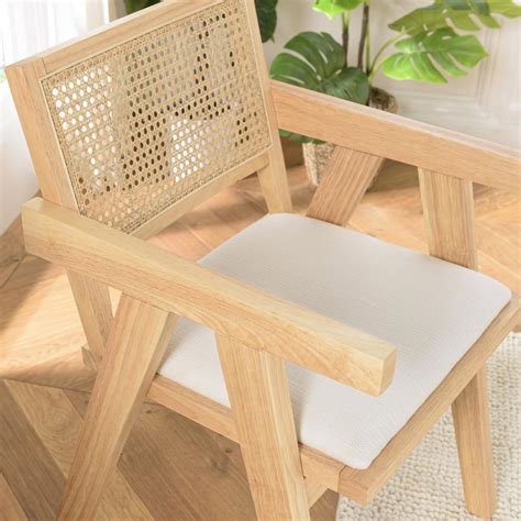 Fauteuil bois dHévéa assise tissu blanc dossier rotin naturel AGATHE