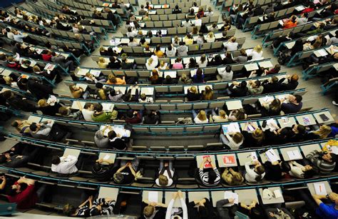 Brexit blamed for rise in foreign student ‘no-shows’ at top business schools | The Independent